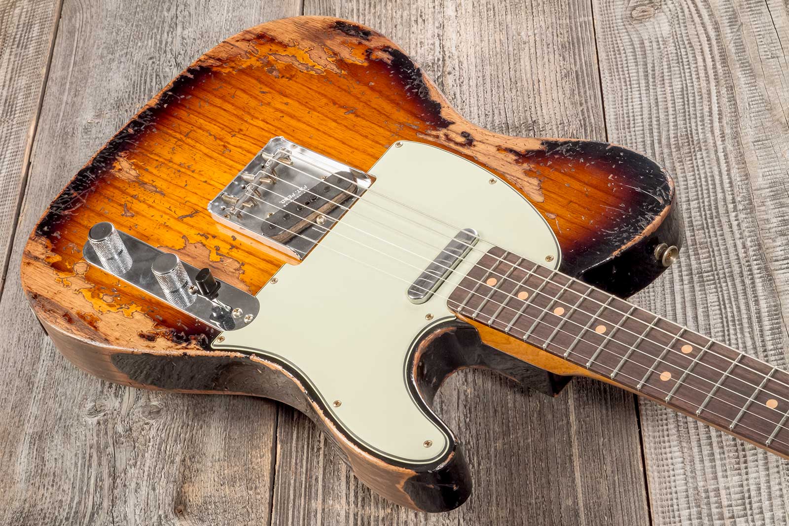 Fender Custom Shop Tele 1963 2s Ht Rw #r136206 - Super Heavy Relic 2-color Sunburst - Tel shape electric guitar - Variation 2