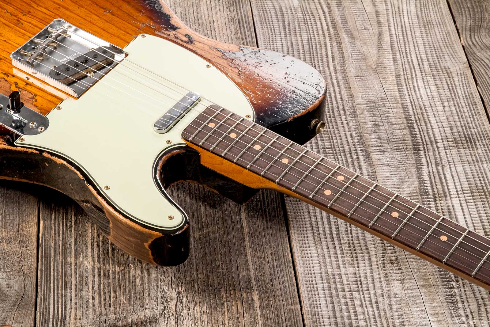 Fender Custom Shop Tele 1963 2s Ht Rw #r136206 - Super Heavy Relic 2-color Sunburst - Tel shape electric guitar - Variation 4