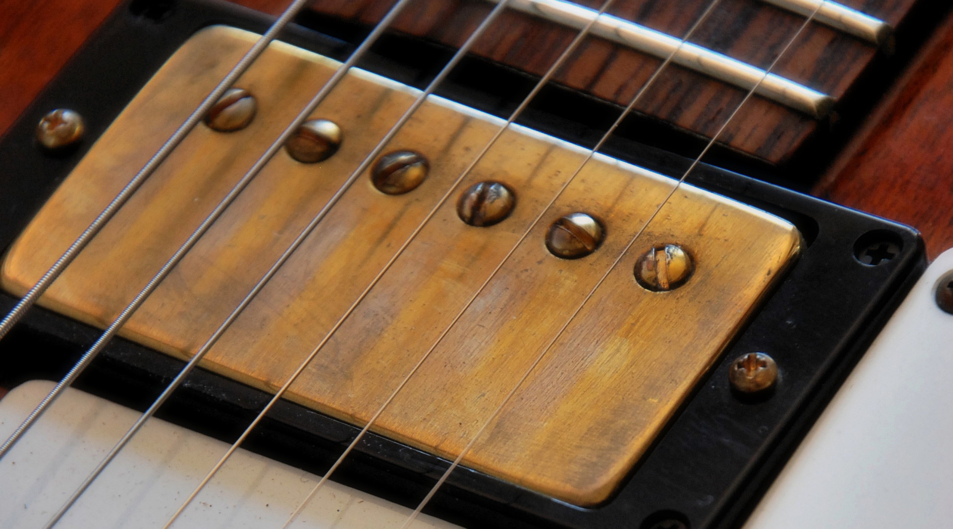 Electric guitar buying guide