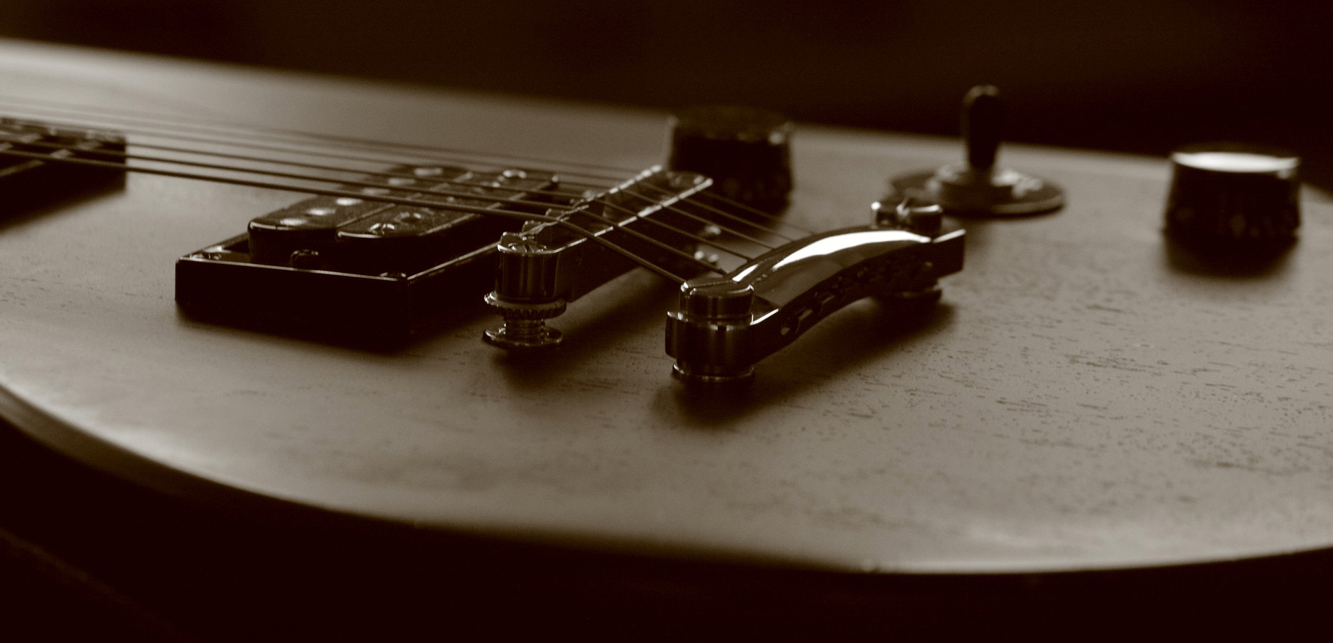 Electric guitar buying guide