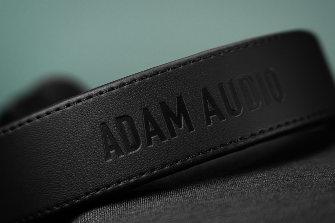 Adam H715 Reference - Closed headset - Variation 12