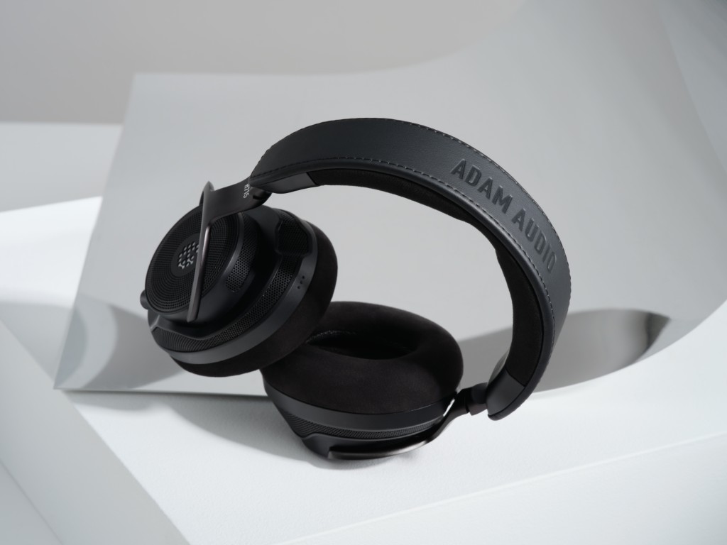 Adam H715 Reference - Closed headset - Variation 7