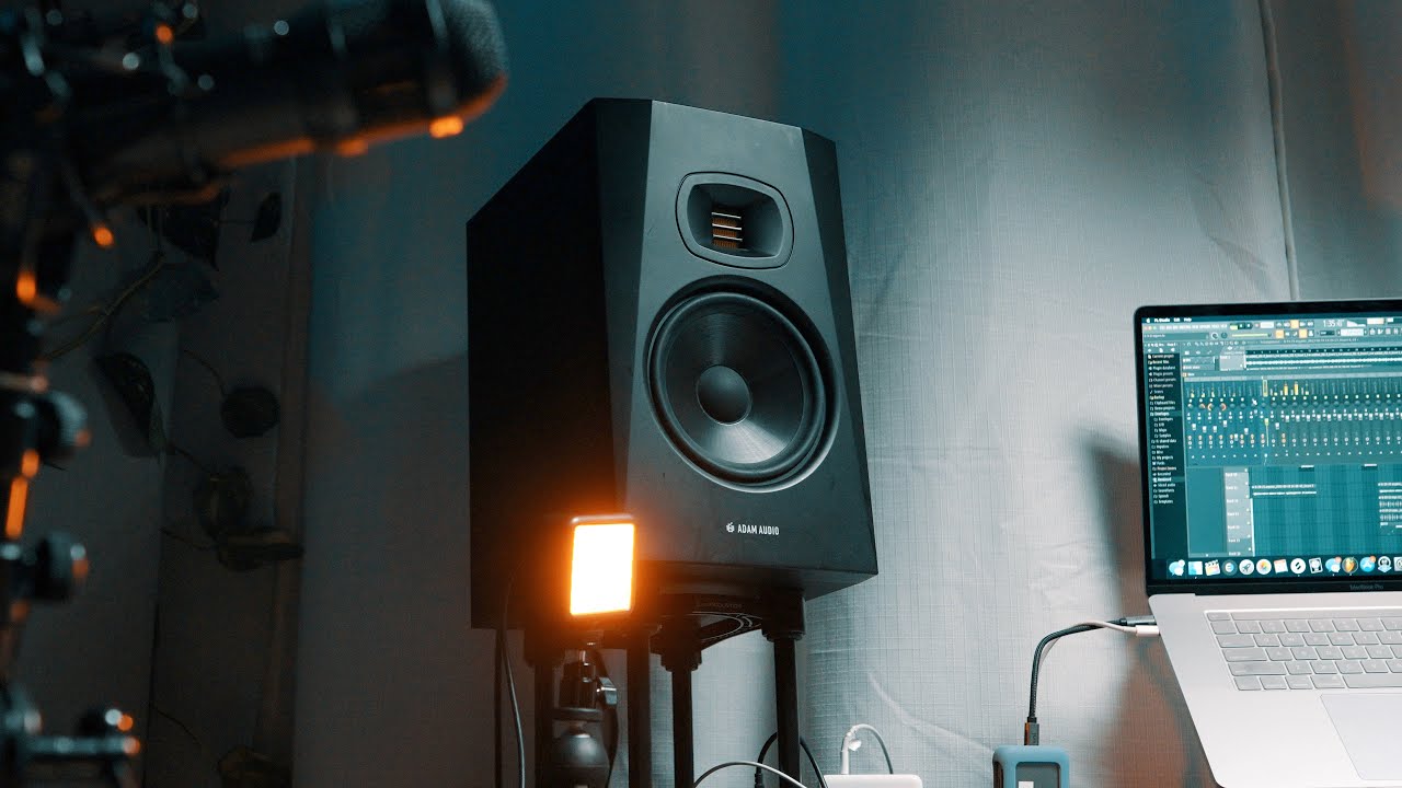 Adam T7V - one piece Active studio monitor Adam T7V - one piece Active studio monitor