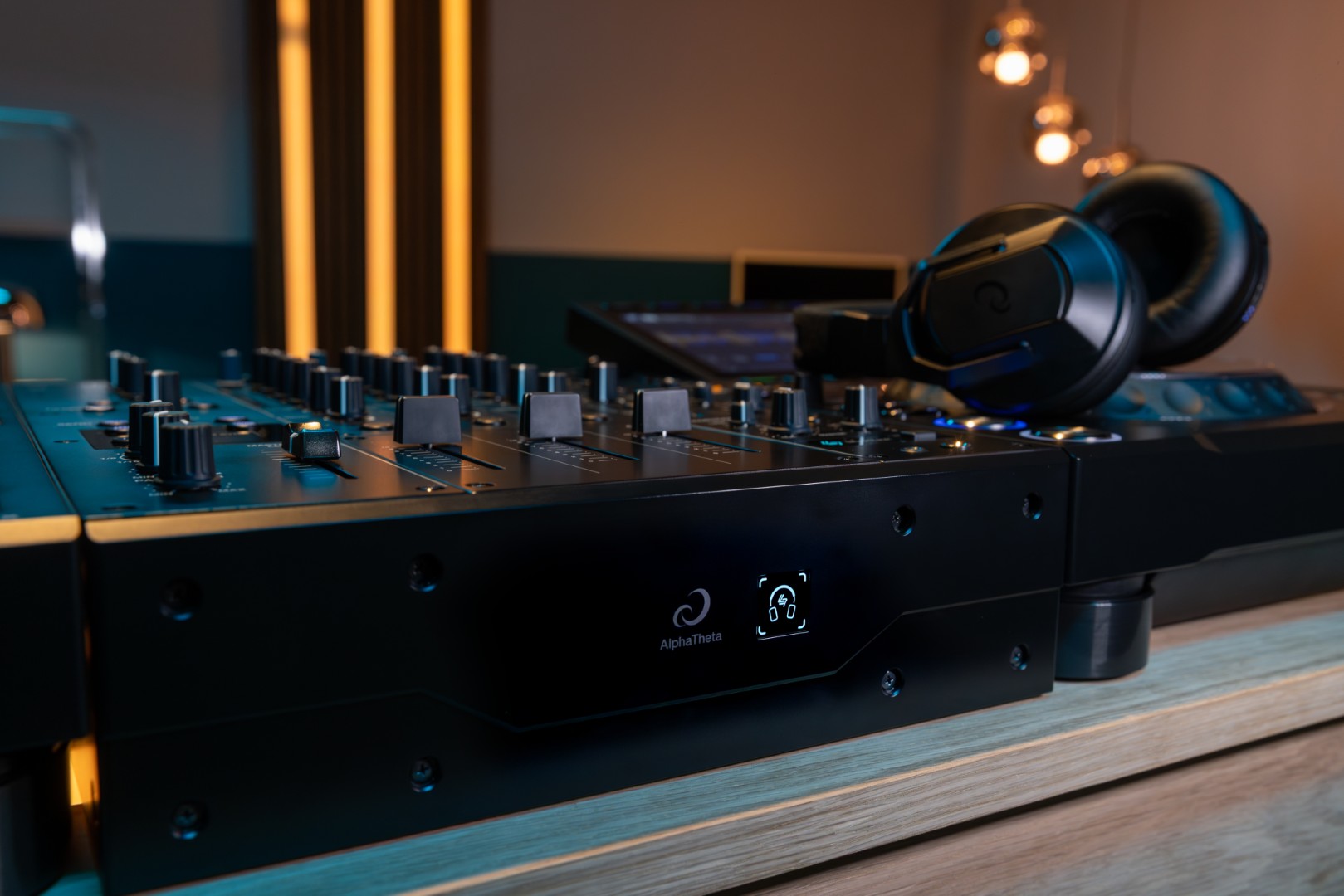 Alphatheta Djm-v5 - DJ mixer - Variation 10