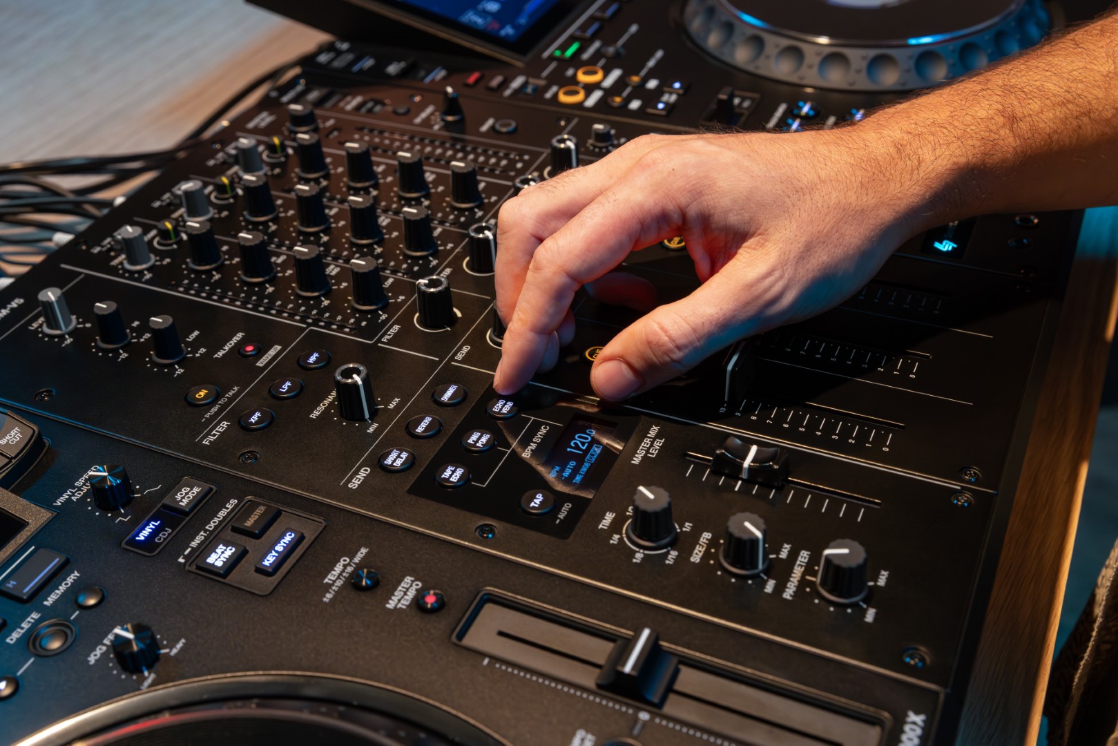 Alphatheta Djm-v5 - DJ mixer - Variation 13