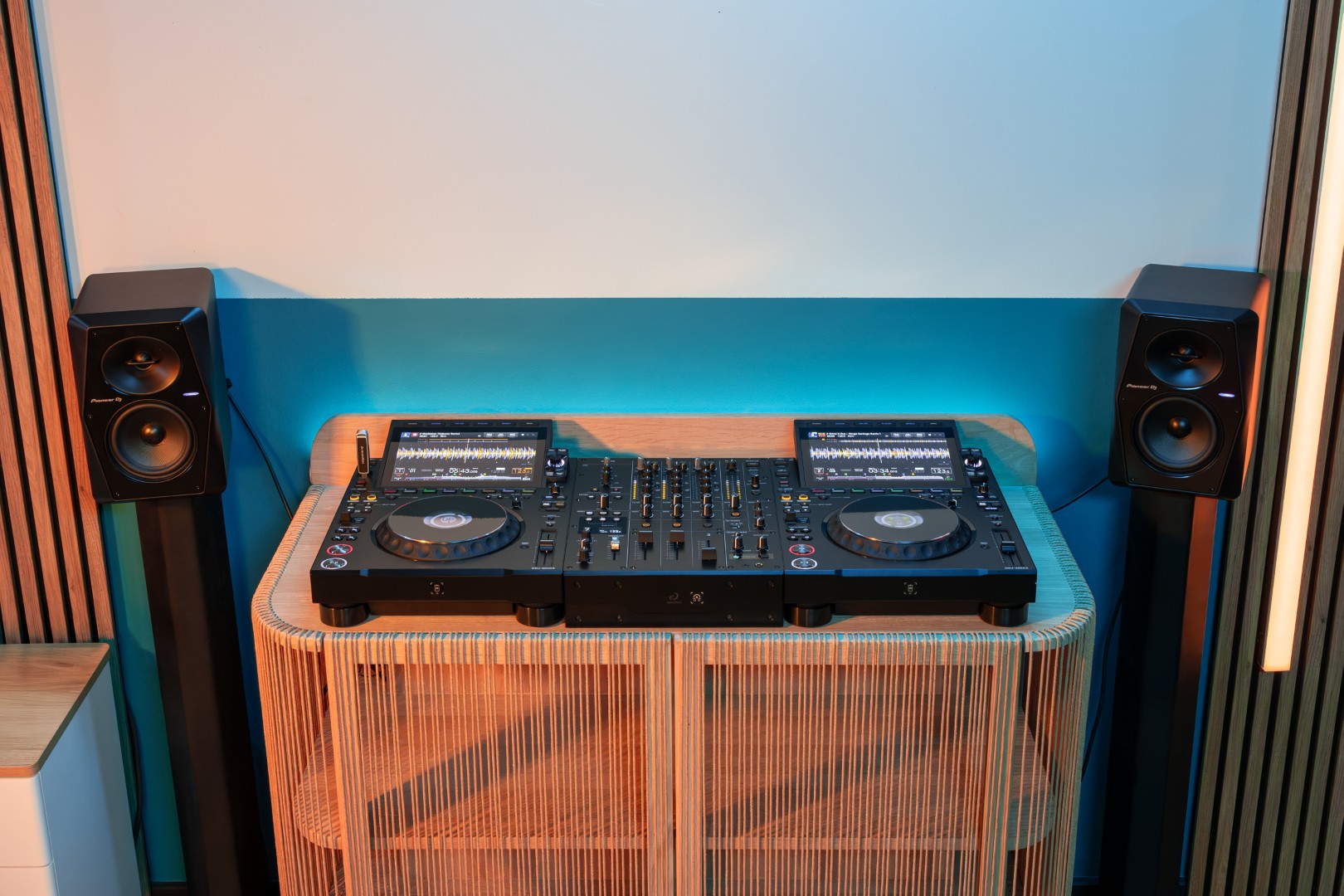 Alphatheta Djm-v5 - DJ mixer - Variation 20