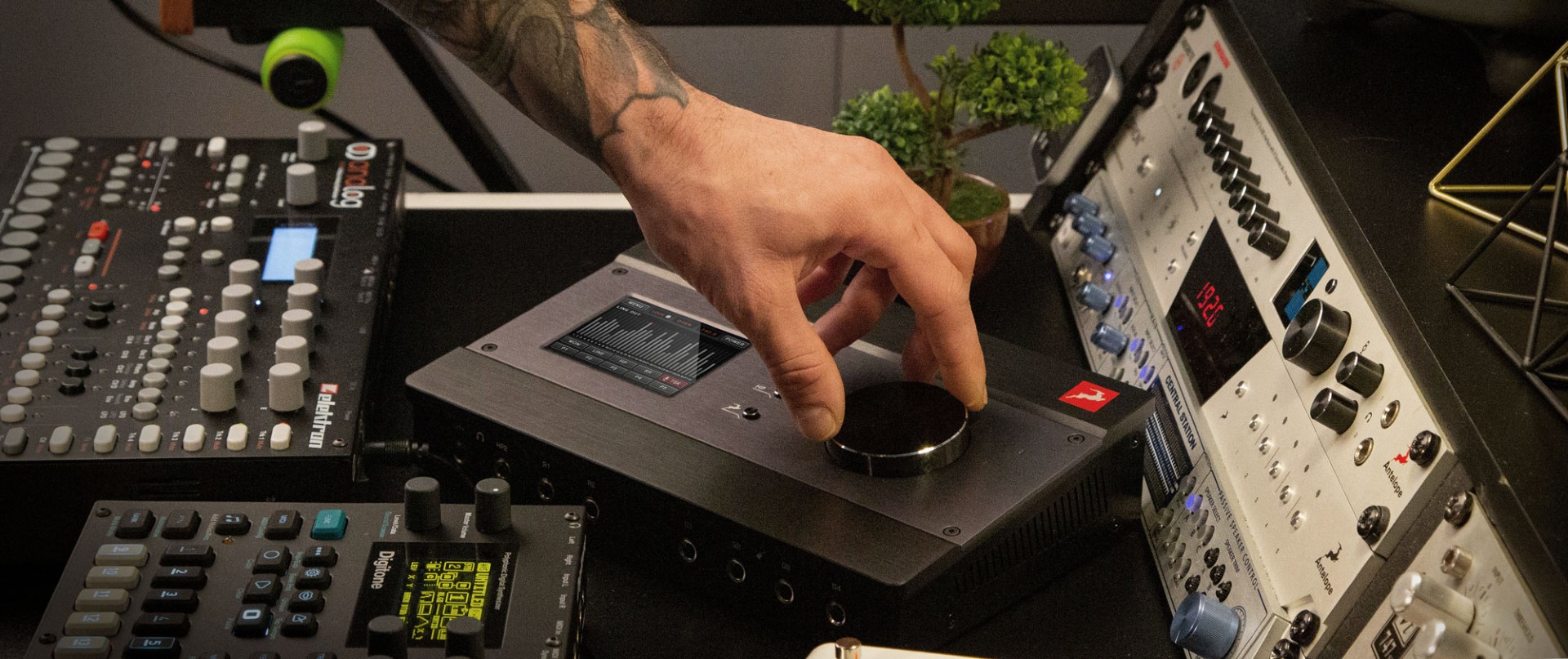 Antelope Audio Zen Tour Synergy Core - Thunderbolt audio interface - Variation 18