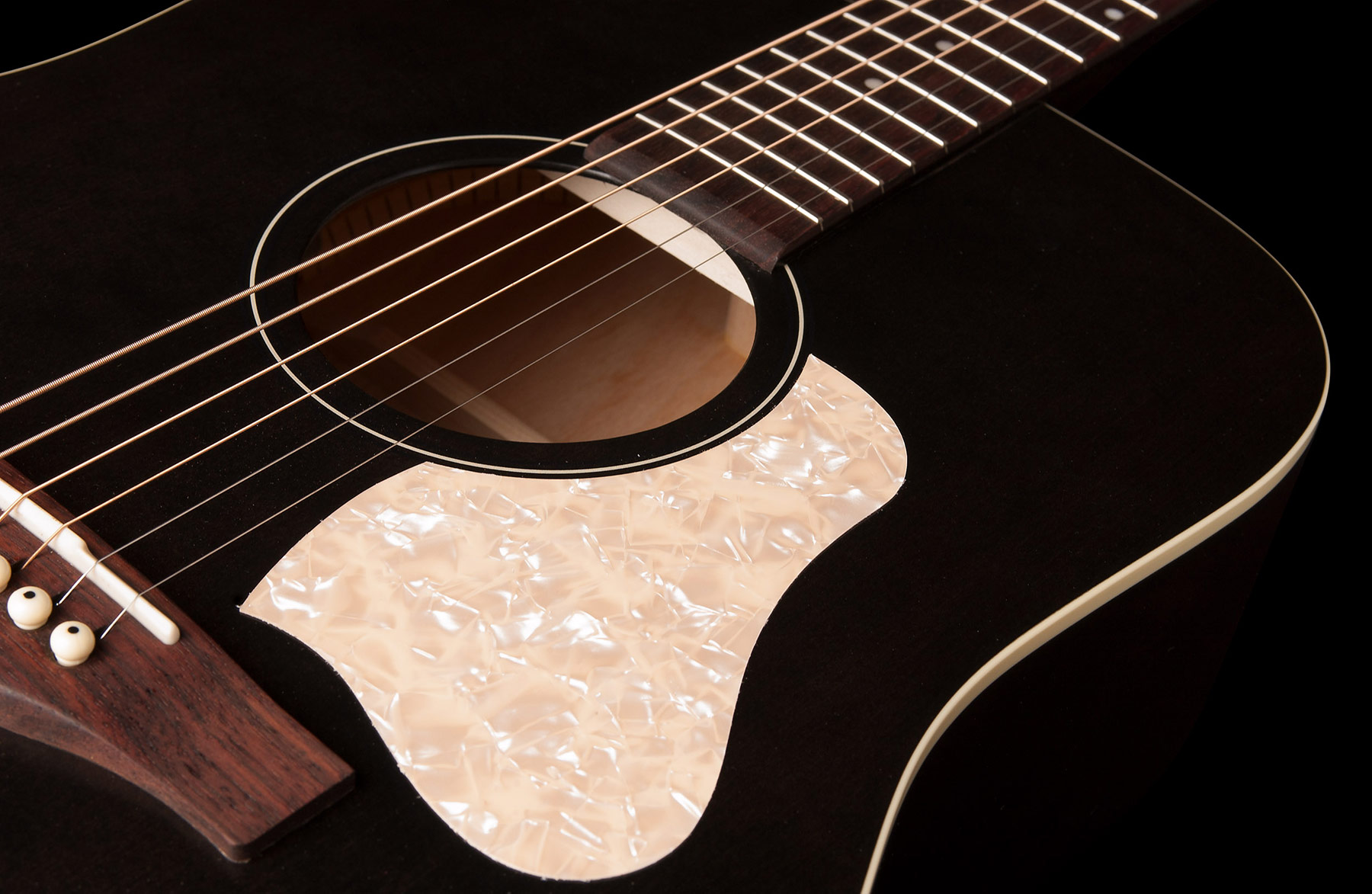 Art et lutherie Americana Dreadnought QIT - faded black Electro