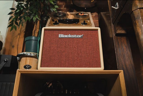 Blackstar Debut 15e 15w 2x3 Cream - Electric guitar combo amp - Variation 4