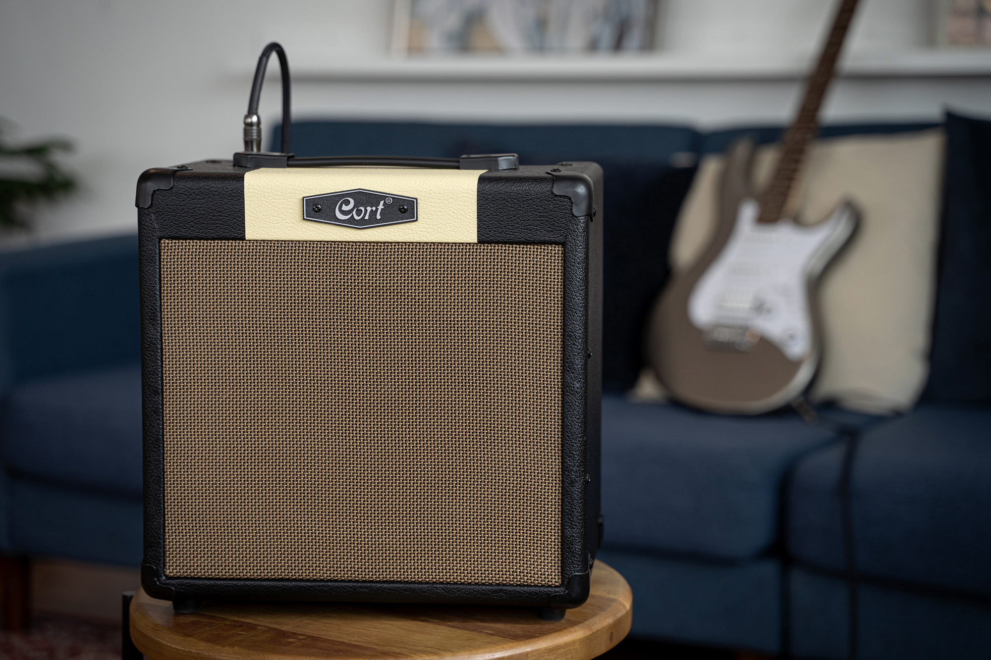 Cort Cm15rbk 15w Reverb Noir 1x8 - Electric guitar combo amp - Variation 3