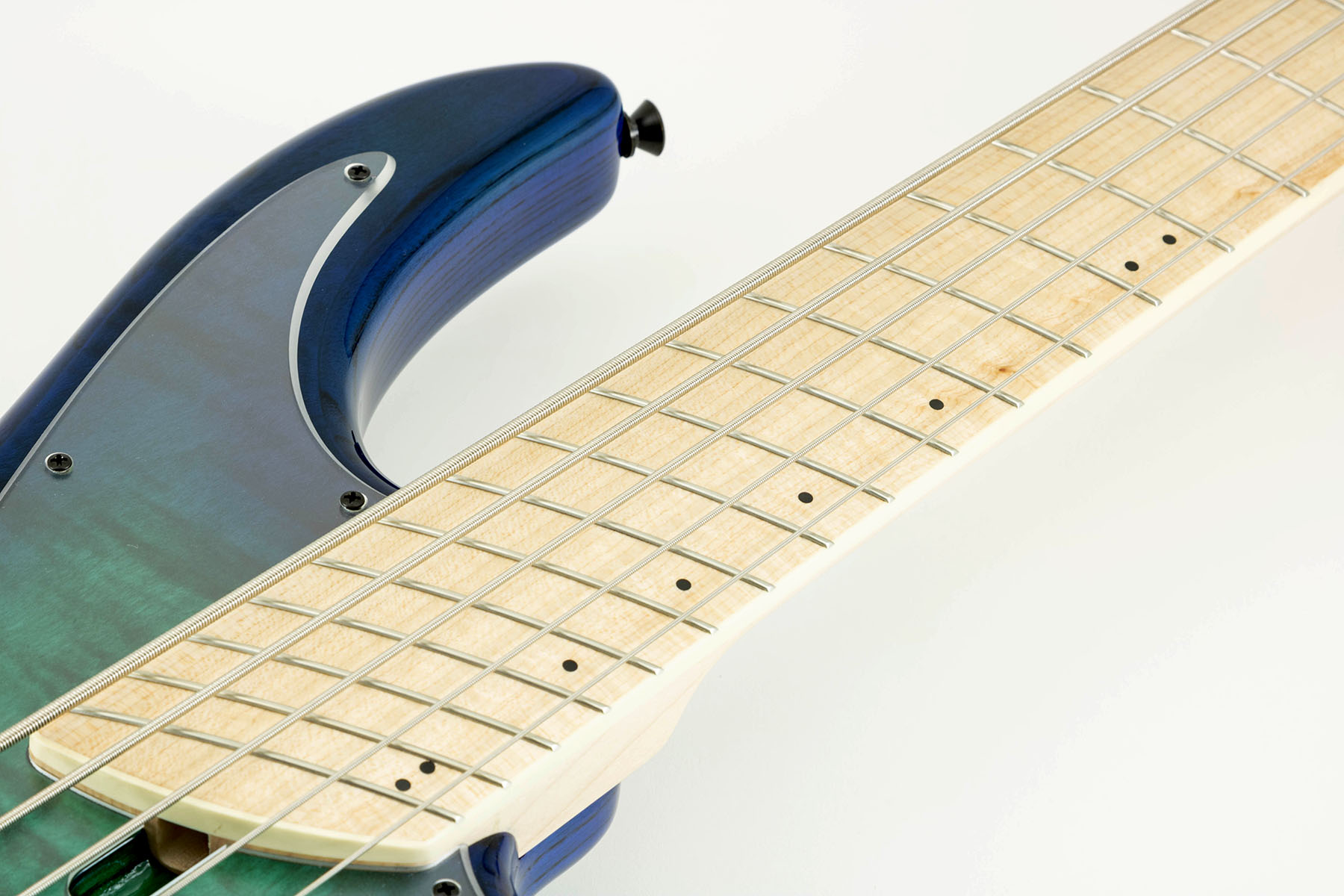 Dingwall Combustion Nashville Cn3 5c 3pu Active Mn - Whalepool Burst - Solid body electric bass - Variation 5