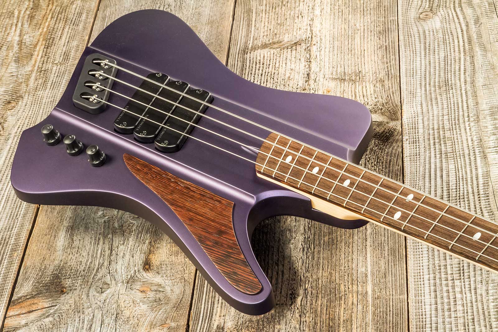 Dingwall Custom Shop D-roc 4c 3-pickups Wen #6982 - Purple To Faded Black - Solid body electric bass - Variation 2