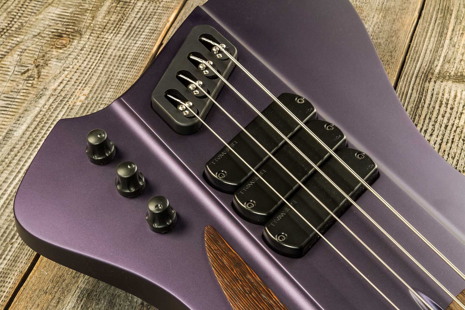Dingwall Custom Shop D-roc 4c 3-pickups Wen #6982 - Purple To Faded Black - Solid body electric bass - Variation 3