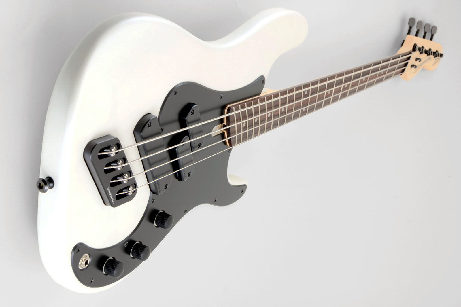Dingwall Sp1 4c Rw - Ducati Pearl White - Solid body electric bass - Variation 1