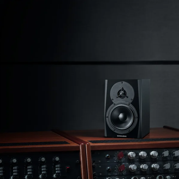 Dynaudio Lyd 5 Black - La PiÈce - Active studio monitor - Variation 3