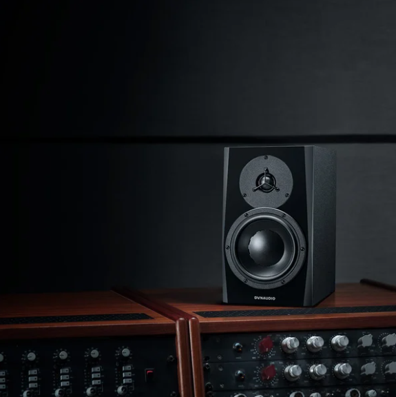 Dynaudio Enceinte Monitoring Active - Active studio monitor - Variation 5