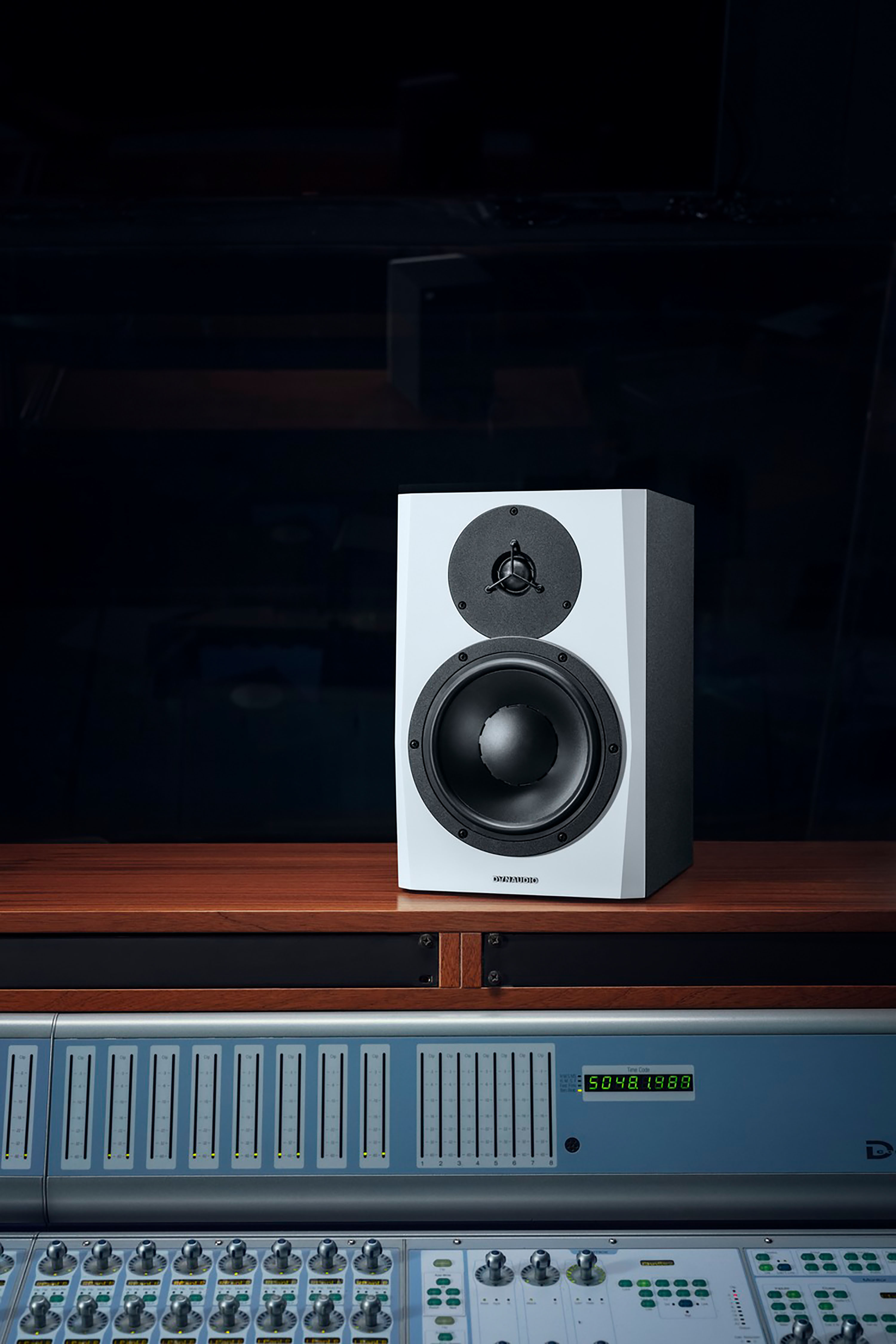 Dynaudio Lyd 8 B/w - La PiÈce - Active studio monitor - Variation 4