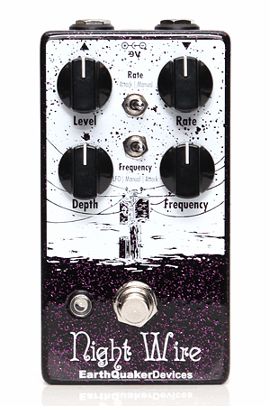 Earthquaker Night Wire V2 - Modulation, chorus, flanger, phaser & tremolo effect pedal - Variation 4