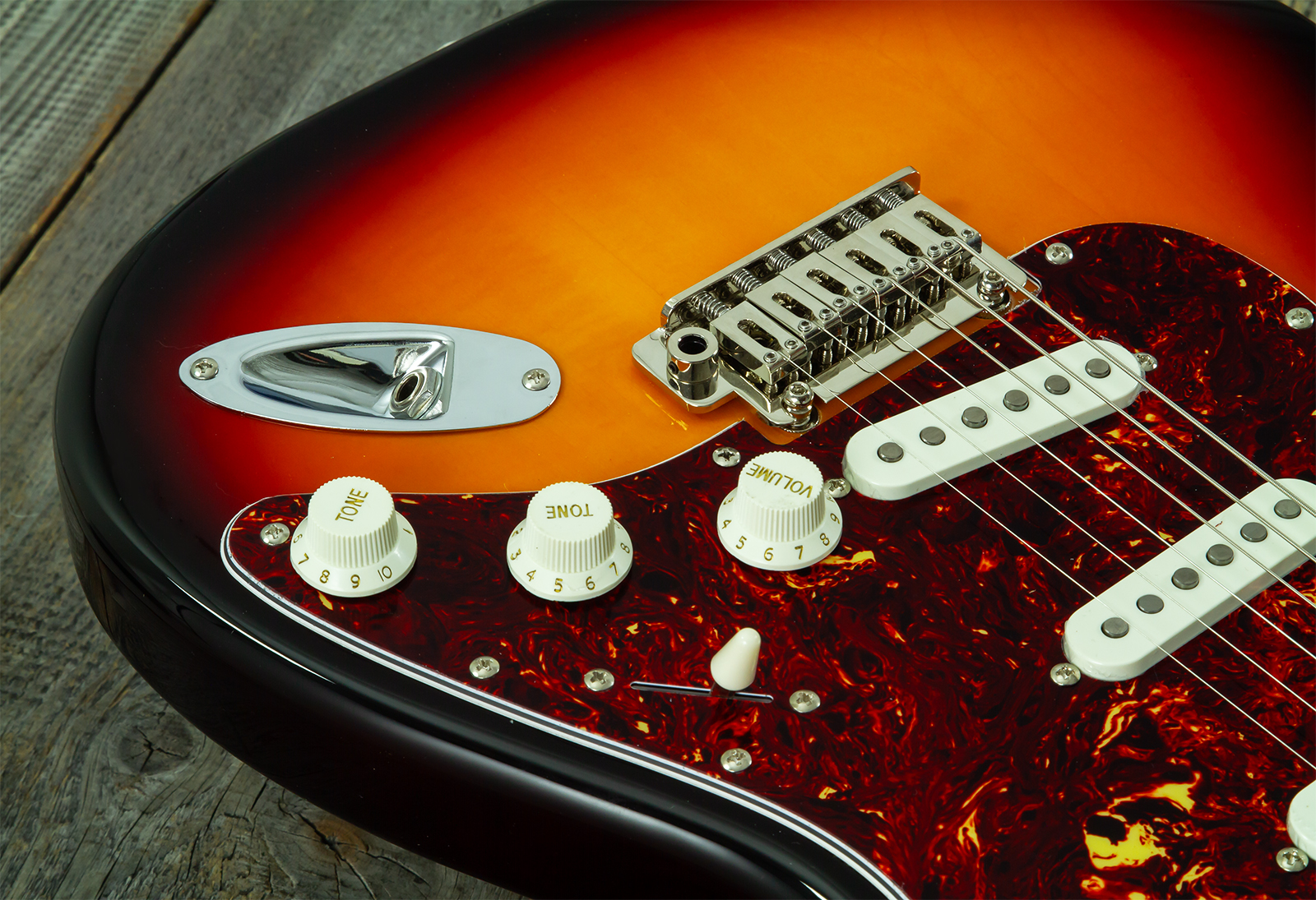 Eastone St500r-fs2t-rw 3s Trem Rw - 2-tone Burst - Str shape electric guitar - Variation 3
