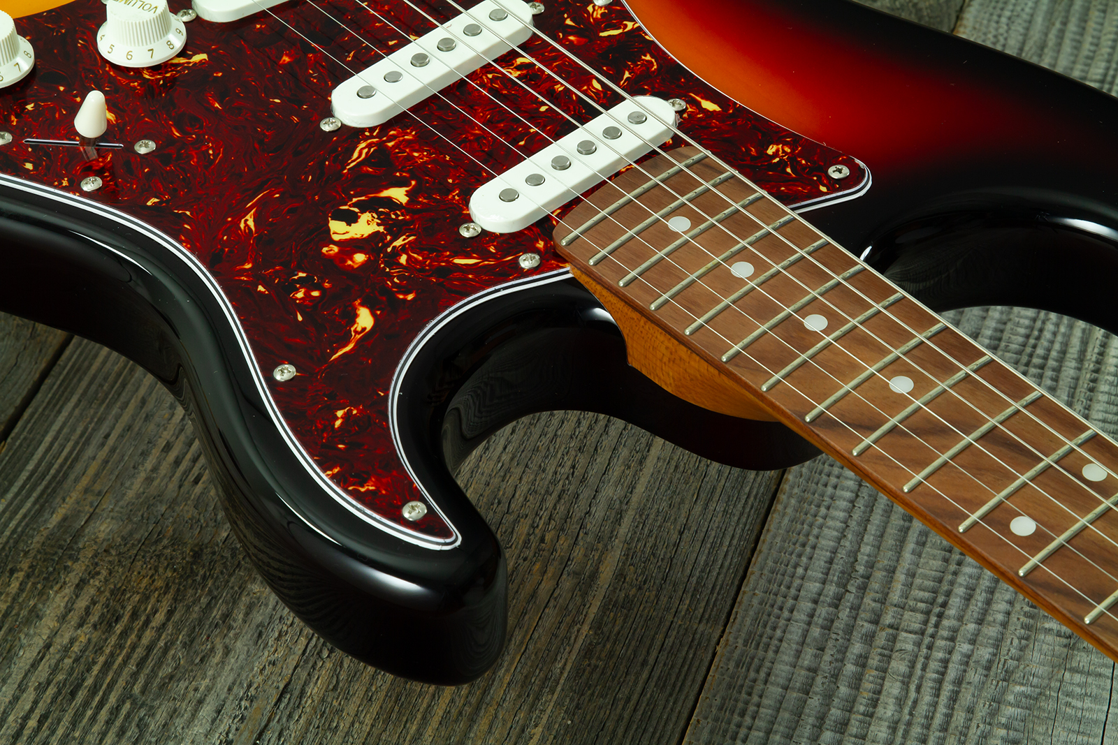 Eastone St500r-fs2t-rw 3s Trem Rw - 2-tone Burst - Str shape electric guitar - Variation 4