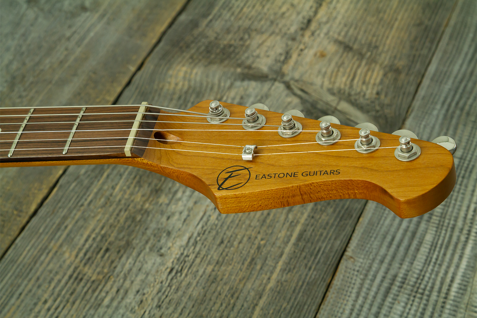 Eastone St550r-fs2t-rw Hss Trem Rw - 2-tone Burst - Str shape electric guitar - Variation 9