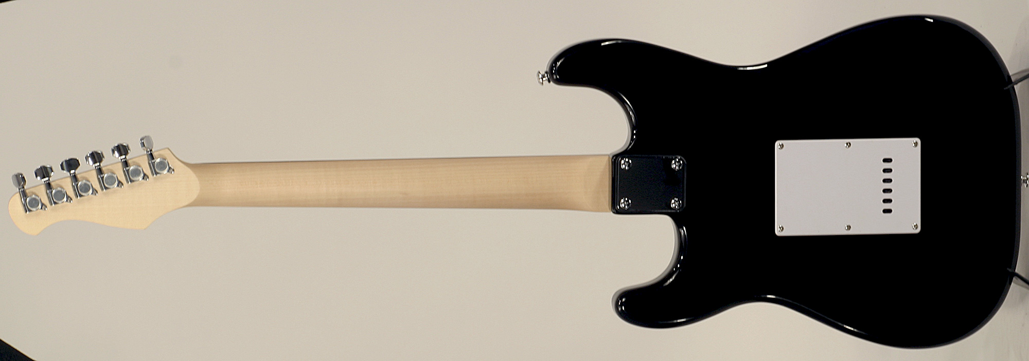 Eastone Str70-blk 3s Pur - Black - Str shape electric guitar - Variation 2