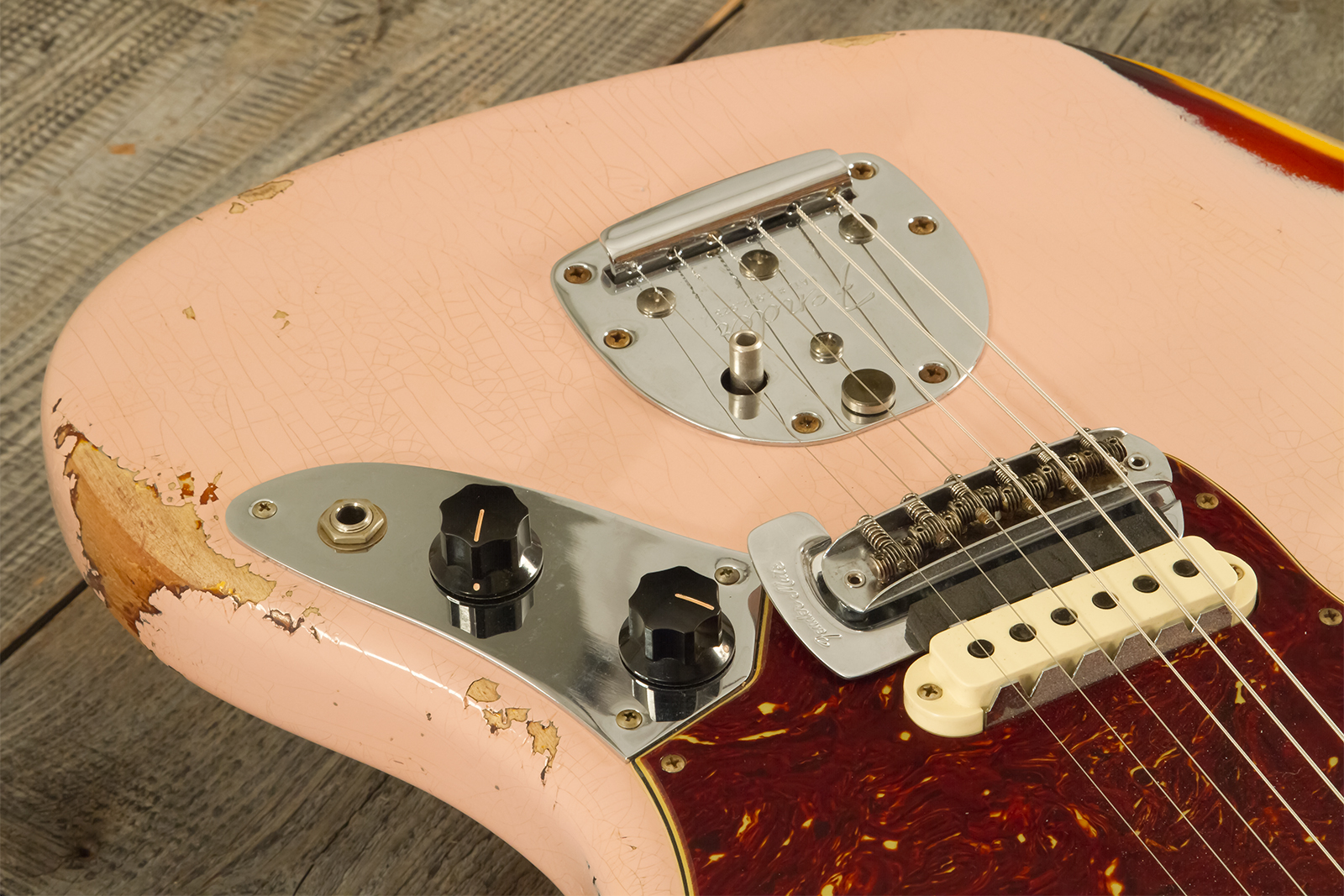 Fender Custom Shop Jaguar 1962 Shsc 2s Trem Rw #r141280 - Heavy Relic Shell Pink O. 3-color Sunburst - Retro rock electric guitar - Variation 4