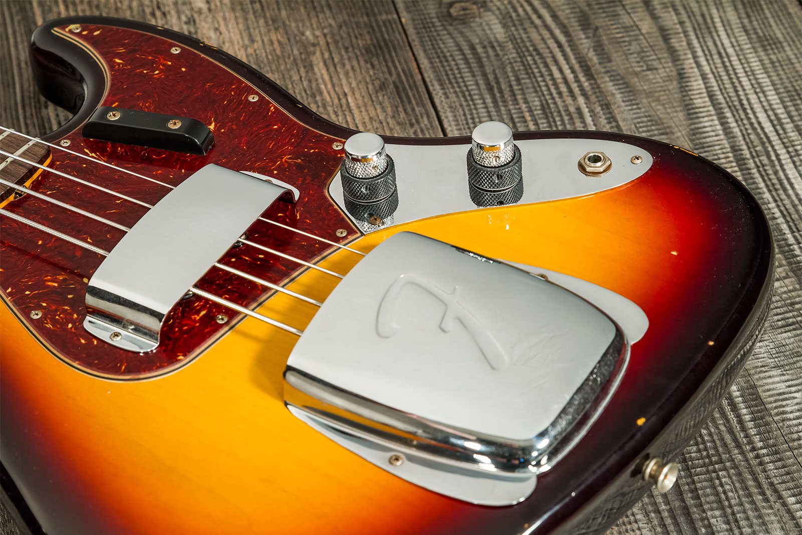 Fender Custom Shop  Jazz Bass 1962 Rw #cz569015 - Relic 3-color Sunburst - Solid body electric bass - Variation 5