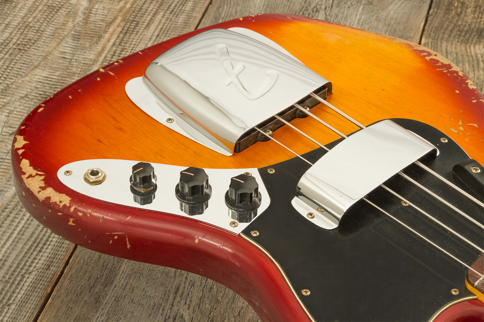 Fender Custom Shop Jazzbass 1964 Rw #r137642 - Heavy Relic Cherry Sunburst - Solid body electric bass - Variation 3