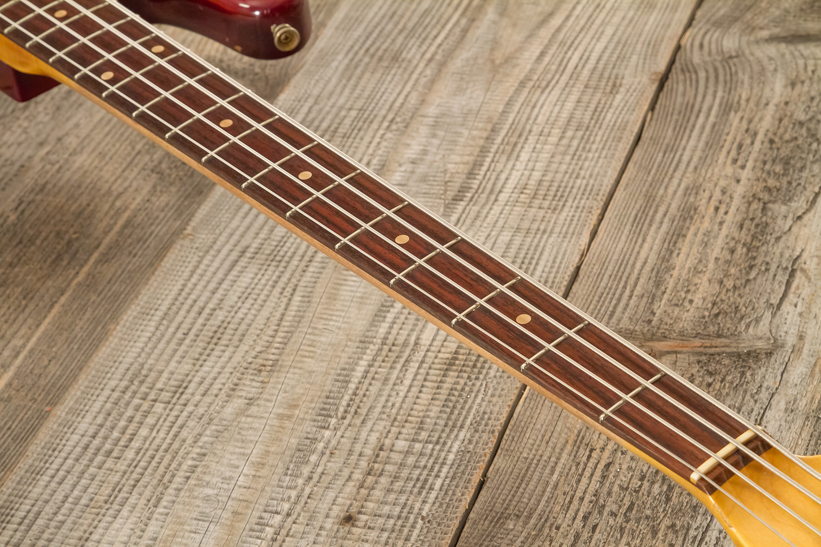Fender Custom Shop Jazzbass 1964 Rw #r137642 - Heavy Relic Cherry Sunburst - Solid body electric bass - Variation 5