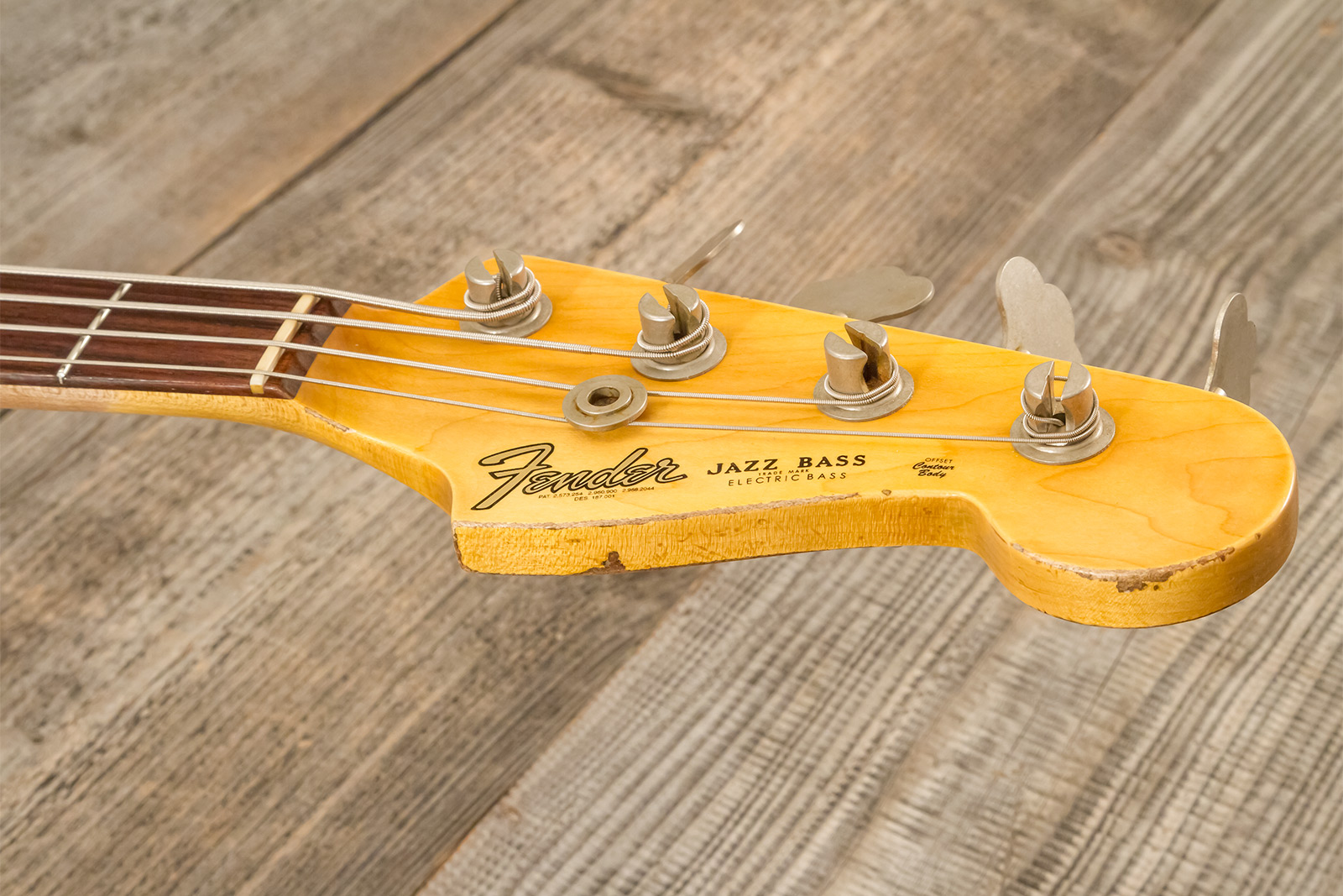 Fender Custom Shop Jazzbass 1964 Rw #r137642 - Heavy Relic Cherry Sunburst - Solid body electric bass - Variation 6