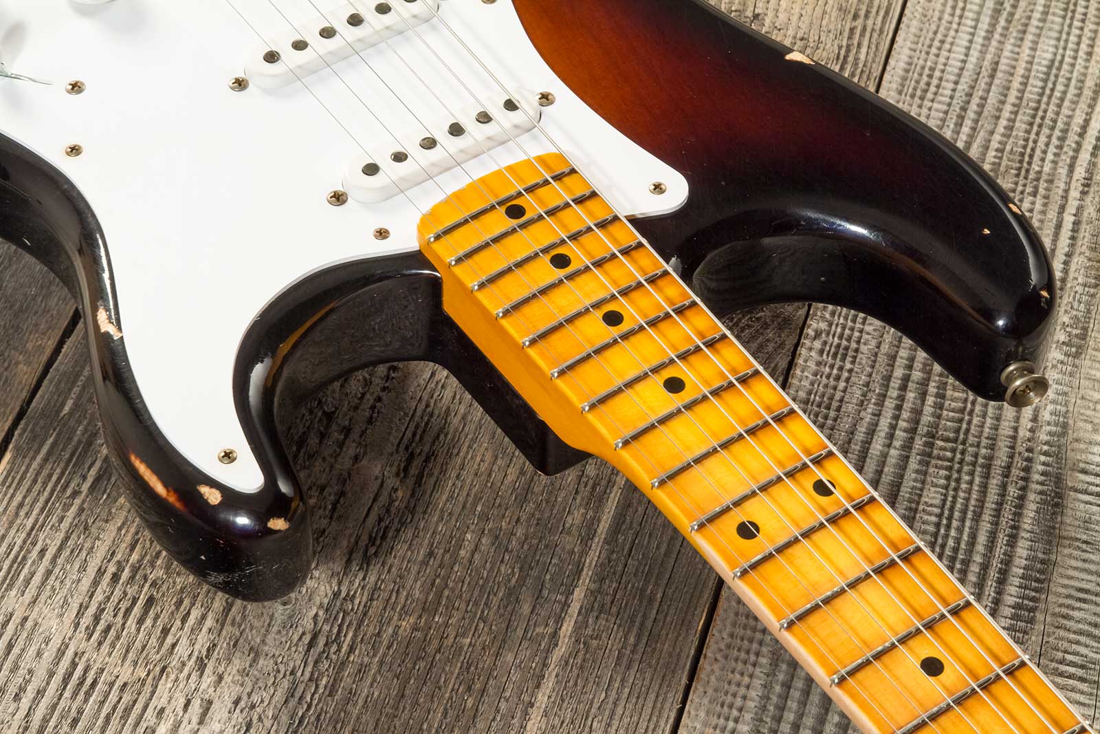 Fender Custom Shop Strat 1954 70th Anniv. 3s Trem Mn #xn4158 - Relic Wide-fade 2-color Sunburst - Str shape electric guitar - Variation 4