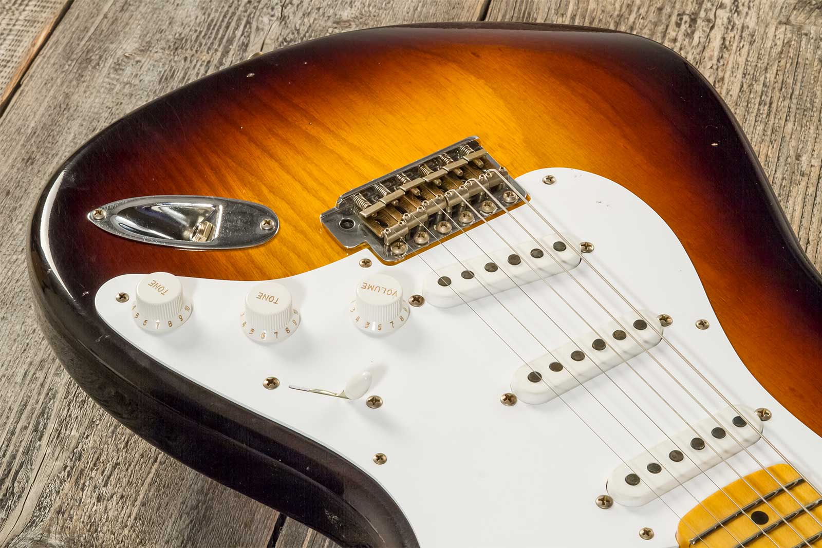 Fender Custom Shop Strat 1954 70th Anniv. 3s Trem Mn #xn4193 - Journeyman Relic Wide-fade 2-color Sunburst - Str shape electric guitar - Variation 4