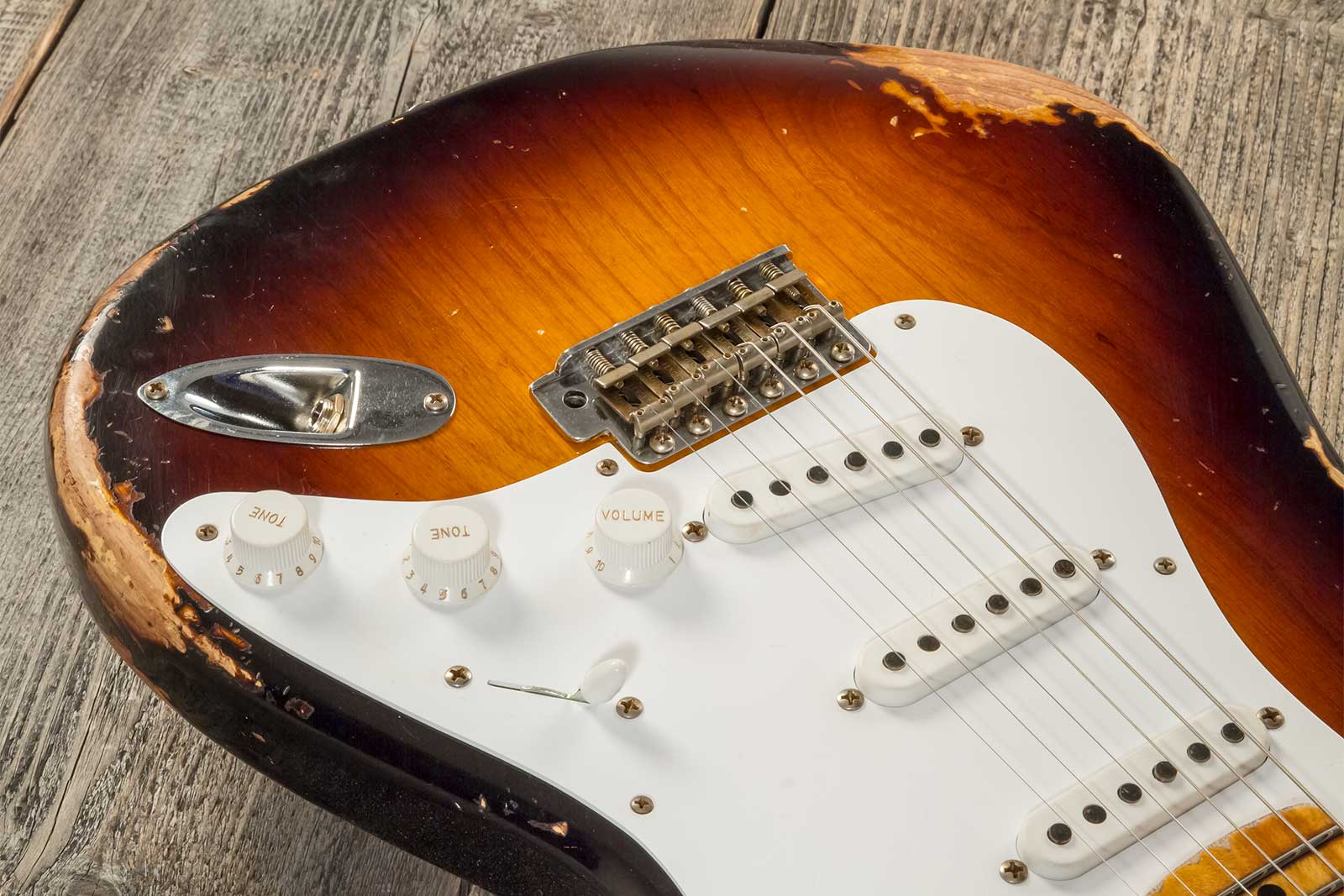 Fender Custom Shop Strat 1954 70th Anniv. 3s Trem Mn #xn4309 - Heavy Relic Wide Fade 2-color Sunburst - Str shape electric guitar - Variation 3