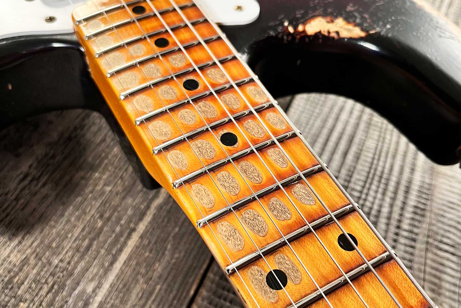 Fender Custom Shop 70th Anniversary 1954 Stratocaster Ltd XN4324 heavy relic wide fade 2 color sunburst Str shape electric guitar