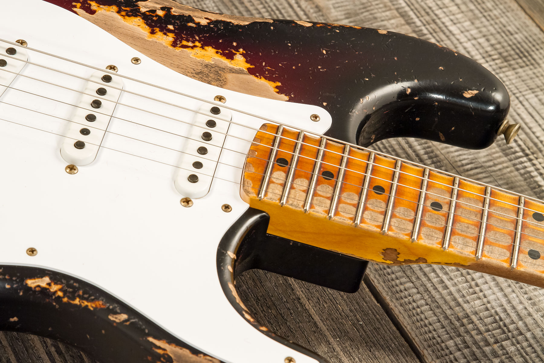 Fender Custom Shop Strat 1954 70th Anniv. 3s Trem Mn #xn4889 - Super Heavy Relic 2-color Sunburst - Str shape electric guitar - Variation 4