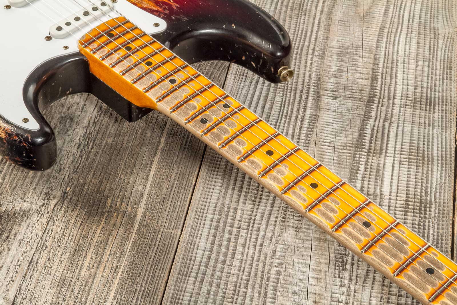 Fender Custom Shop Strat 1954 70th Anniv. Mn #xn4378 - Super Heavy Relic 2-color Sunburst - Str shape electric guitar - Variation 4