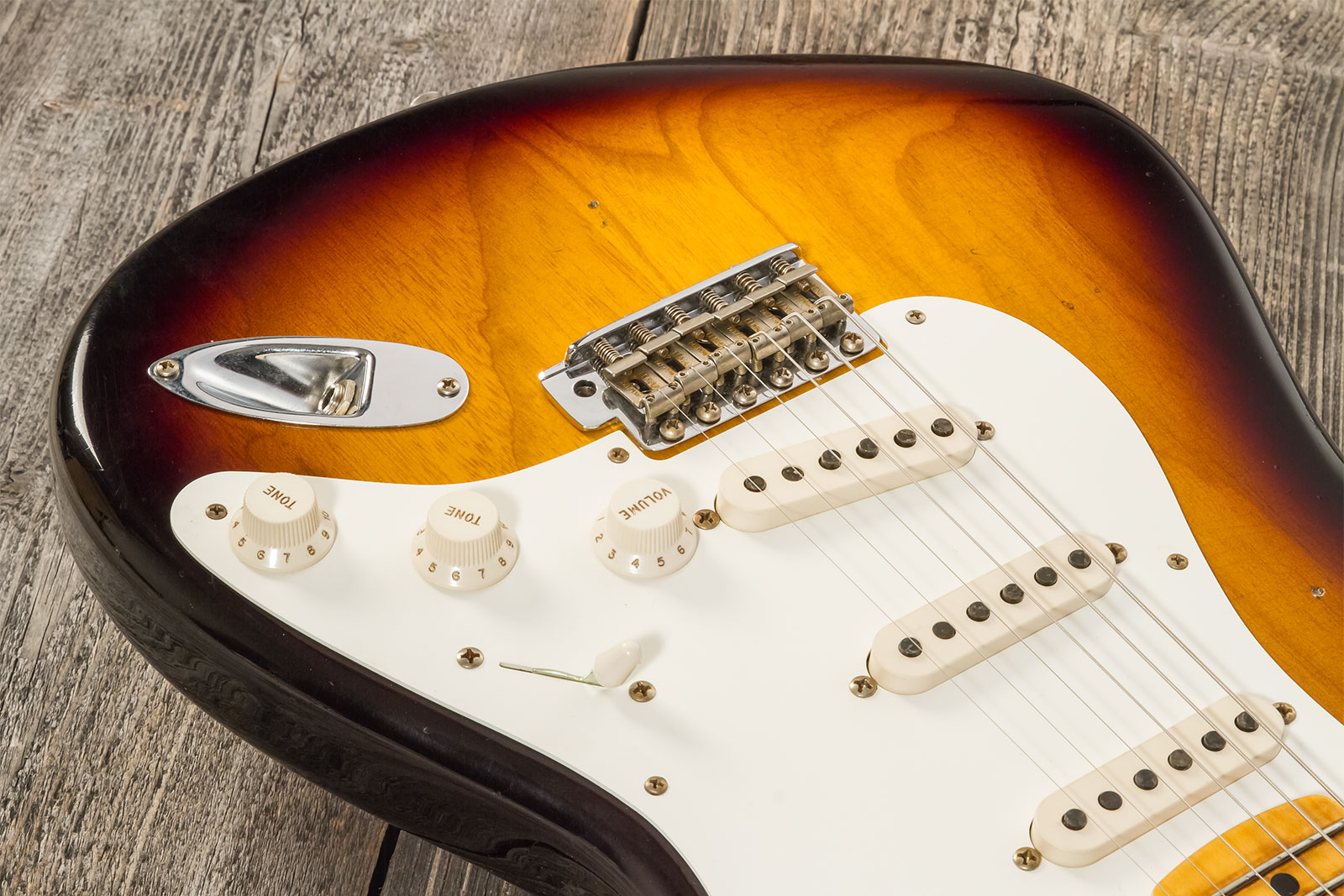 Fender Custom Shop Strat 1955 3s Trem Mn #r130058 - Journeyman Relic 2-color Sunburst - Str shape electric guitar - Variation 4