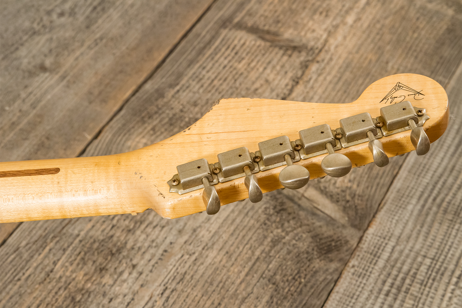 Fender Custom Shop Strat 1956 Hss Trem Mn #r143989 - Relic Vintage White - Str shape electric guitar - Variation 12