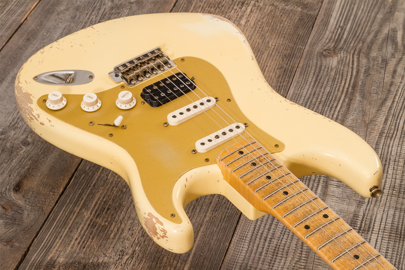 Fender Custom Shop Strat 1956 Hss Trem Mn #r143989 - Relic Vintage White - Str shape electric guitar - Variation 2