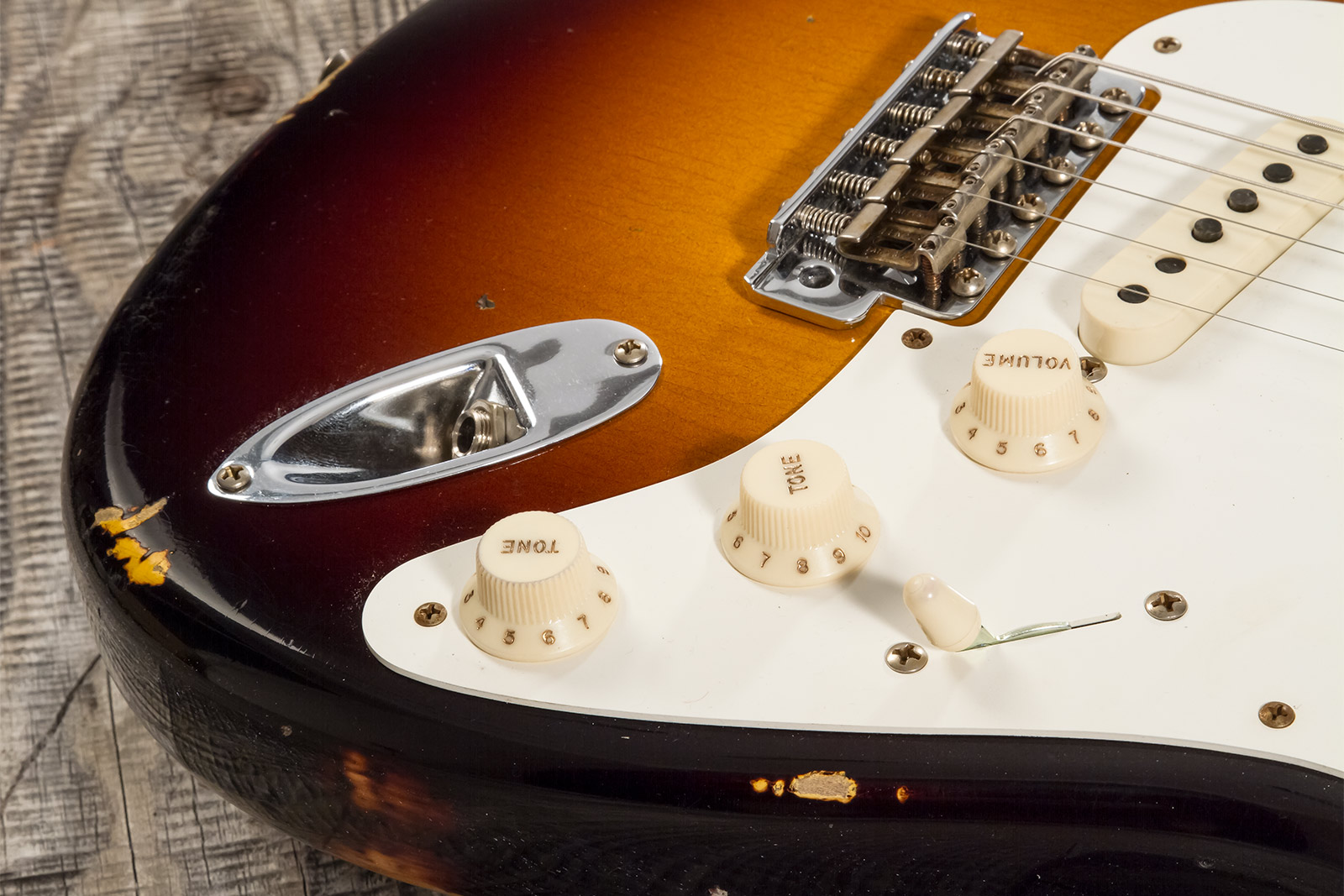 Fender Custom Shop Strat 1957 3s Trem Mn #cz571791 - Relic Wide Fade 2-color Sunburst - Str shape electric guitar - Variation 3