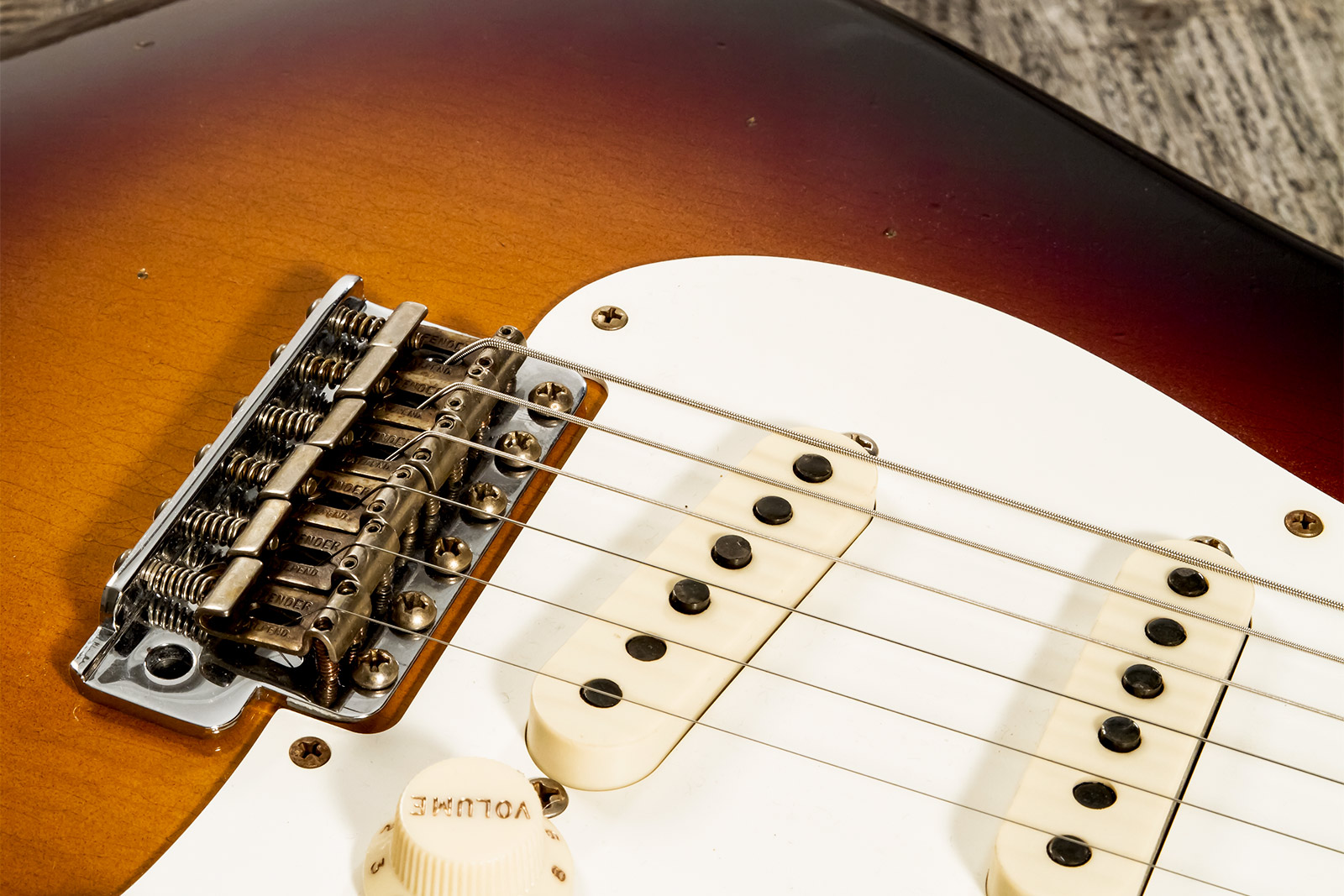 Fender Custom Shop Strat 1957 3s Trem Mn #cz571791 - Relic Wide Fade 2-color Sunburst - Str shape electric guitar - Variation 4