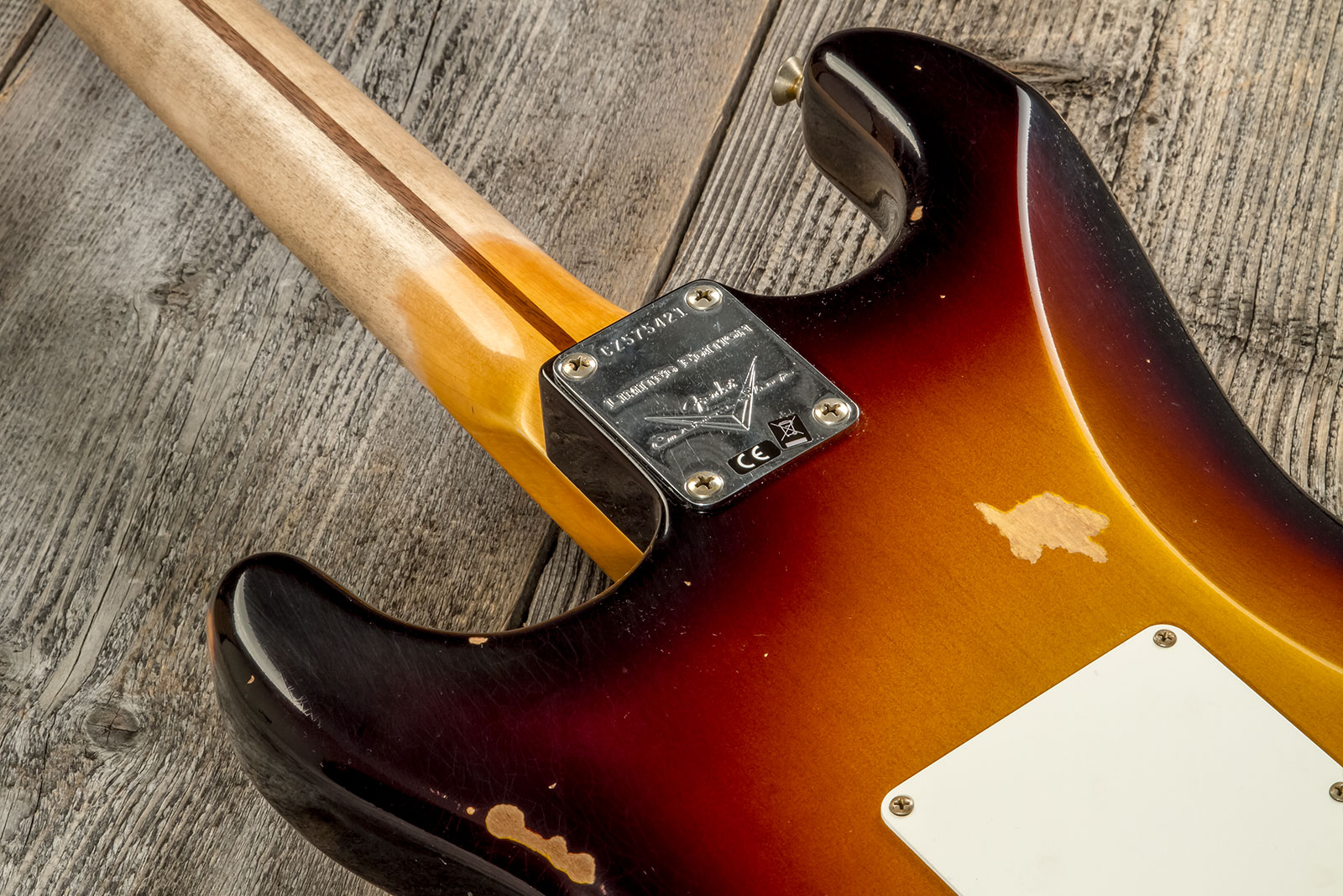 Fender Custom Shop Strat 1957 3s Trem Mn #cz575421 - Relic 2-color Sunburst - Str shape electric guitar - Variation 6