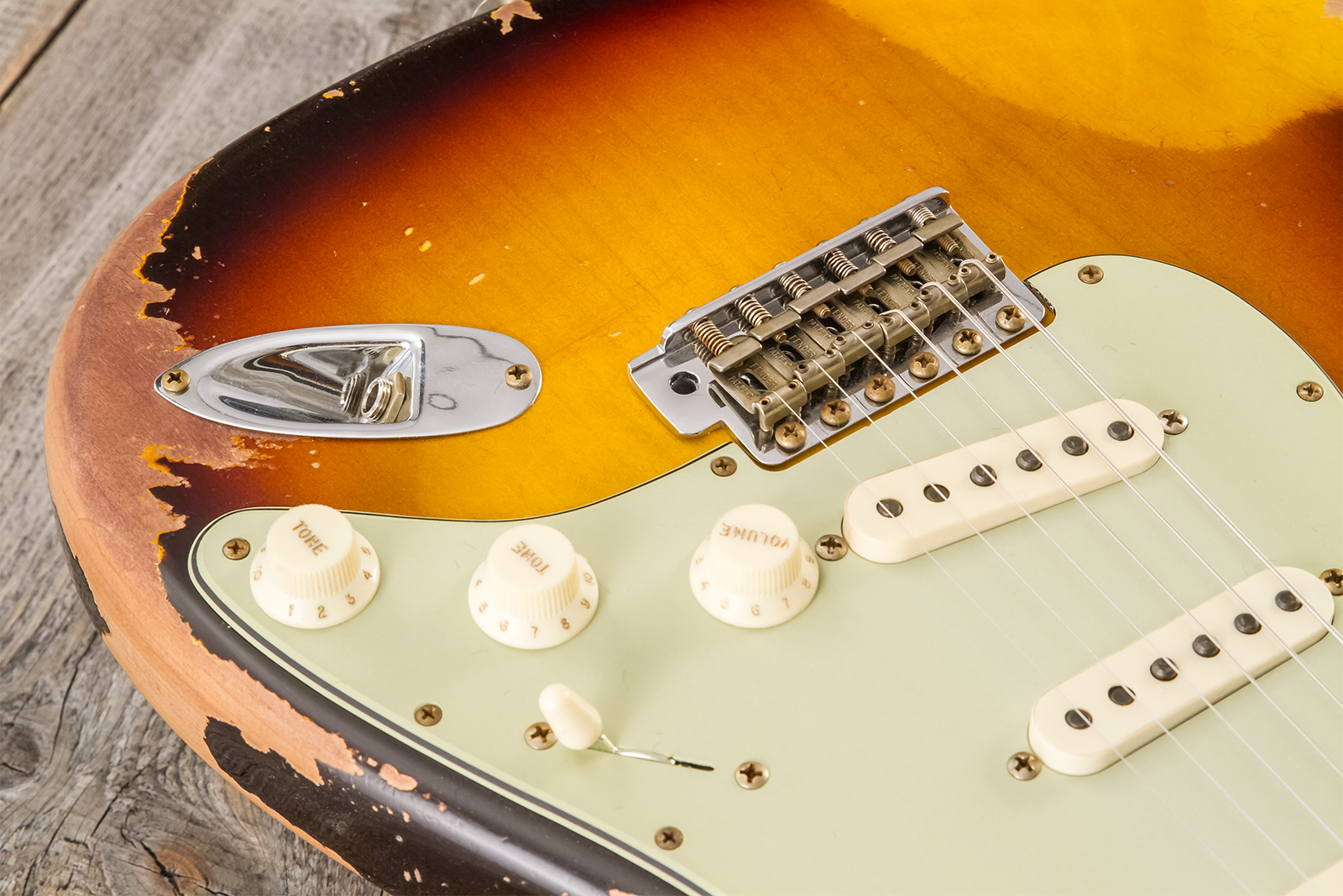 Fender Custom Shop Strat 1959 3s Trem #cz583182 - Super Heavy Relic Chocolate 3-color Sunburst - Str shape electric guitar - Variation 4