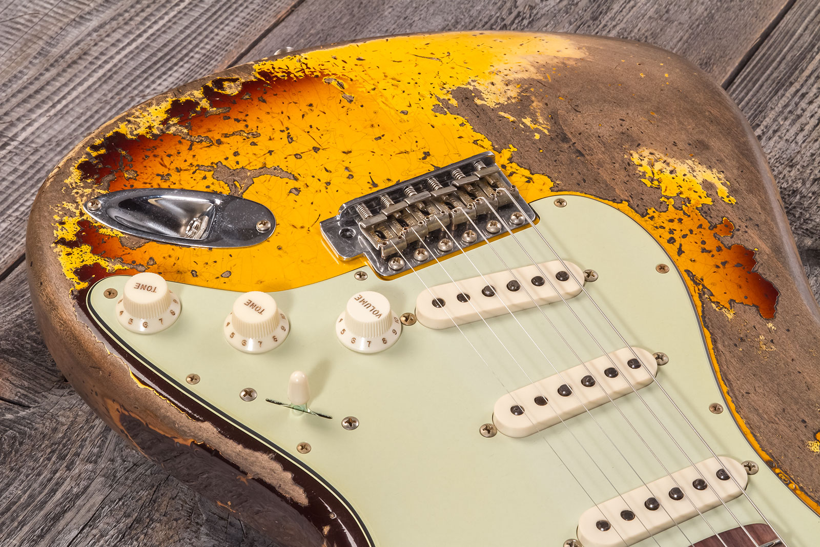 Fender Custom Shop Strat 1959 3s Trem Rw #cz569850 - Super Heavy Relic Aged Chocolate 3-color Sunburst - Str shape electric guitar - Variation 3