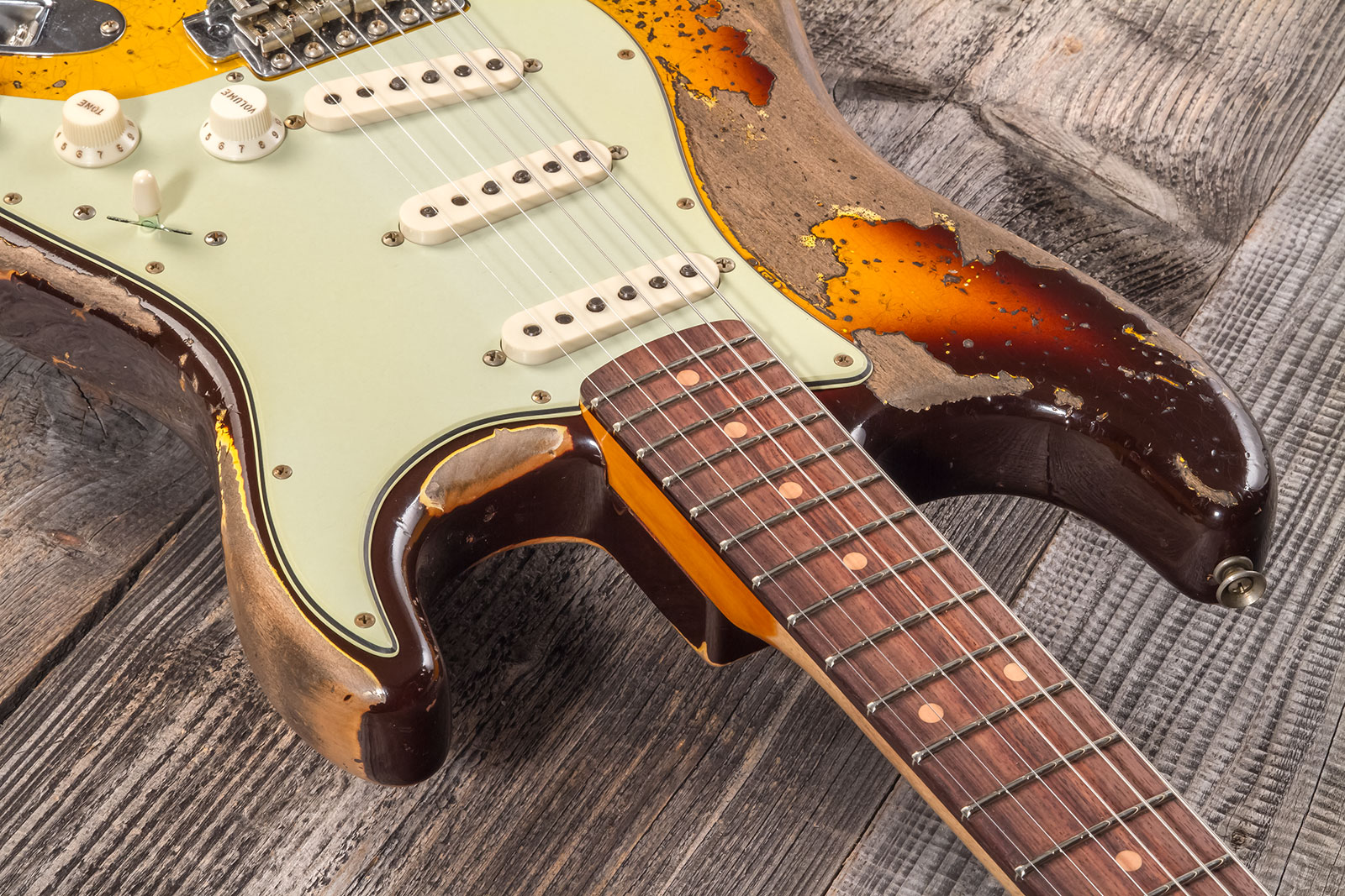 Fender Custom Shop Strat 1959 3s Trem Rw #cz569850 - Super Heavy Relic Aged Chocolate 3-color Sunburst - Str shape electric guitar - Variation 4