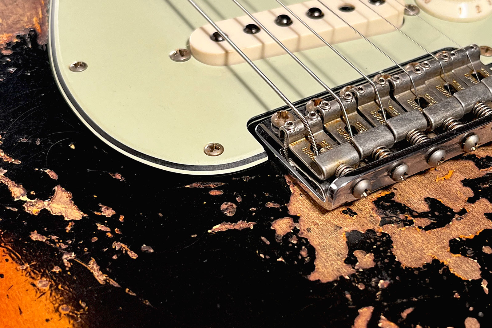 Fender Custom Shop Strat 1959 3s Trem Rw #cz576154 - Super Heavy Relic Black O. 3-color Sunburst - Str shape electric guitar - Variation 5