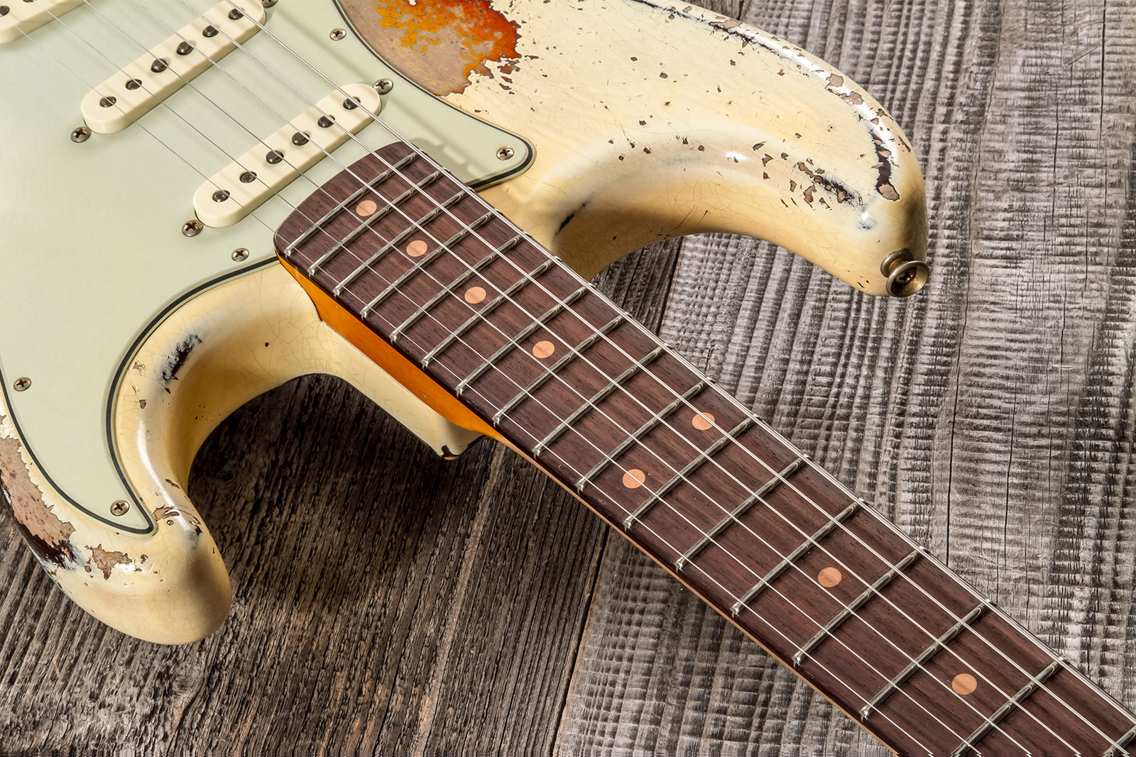 Fender Custom Shop Strat 1959 3s Trem Rw #cz576189 - Super Heavy Relic Vintage White O. 3-color Sunburs - Str shape electric guitar - Variation 3