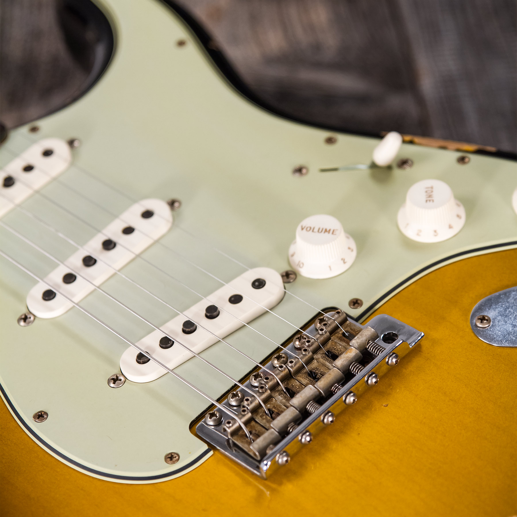 Fender Custom Shop Strat 1959 3s Trem Rw #r117661 - Relic 2-color Sunburst - Str shape electric guitar - Variation 6