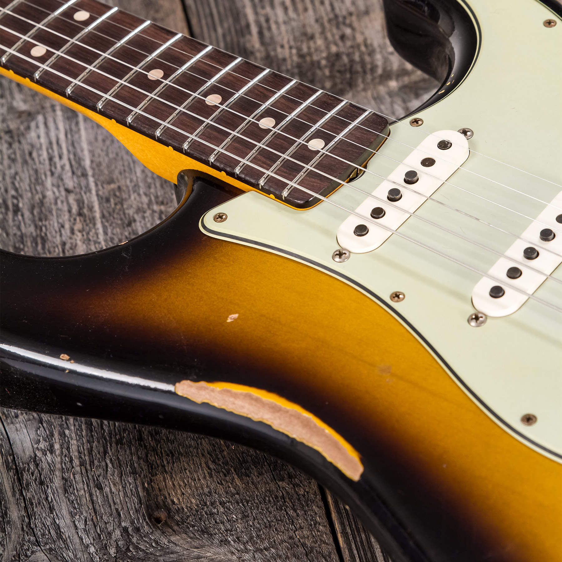 Fender Custom Shop Strat 1959 3s Trem Rw #r117661 - Relic 2-color Sunburst - Str shape electric guitar - Variation 7